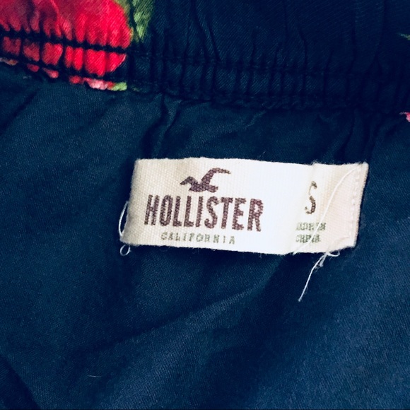 Hollister Floral Mini Skirt Size Small. - Picture 5 of 5